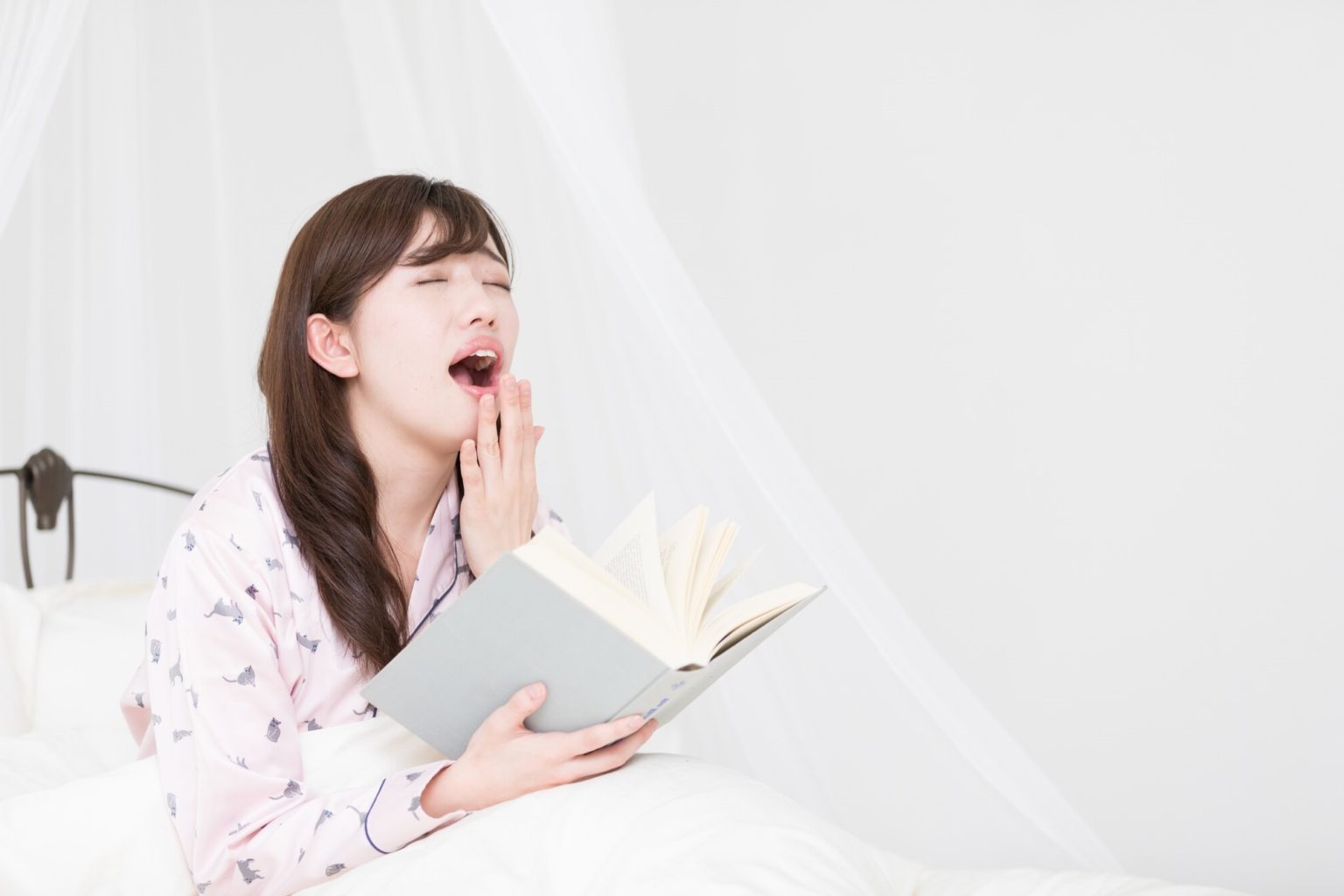 眠いことのスピリチュアルな意味！寝ても寝ても異常に眠い・恋愛・生理・男女の違いなど