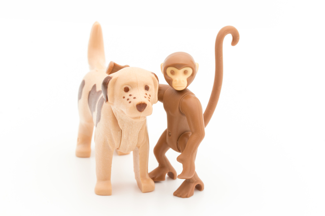 犬と猿の置き物