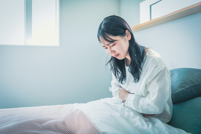 生理中に眠れない