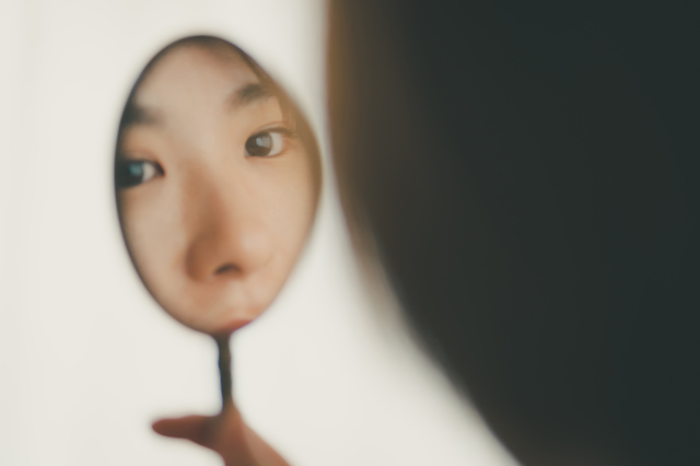 なぜか気になる「あの人」は、自分を映す鏡?