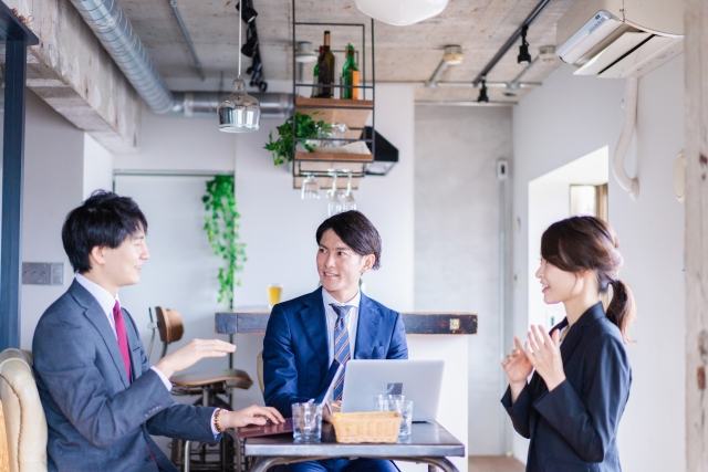 職場 仲間