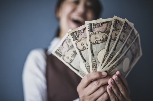 物質やお金への執着が強まる