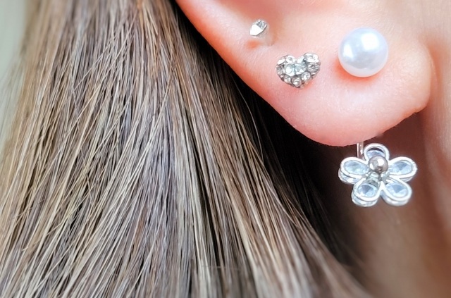 ピアス
