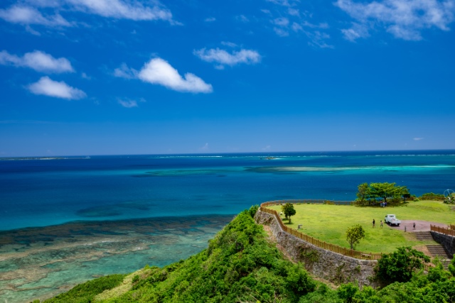 沖縄県知念岬からコマカ島および久高島を撮影⑥