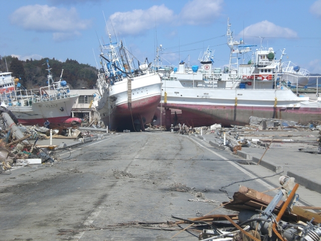 地震と船