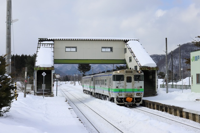 雪と駅