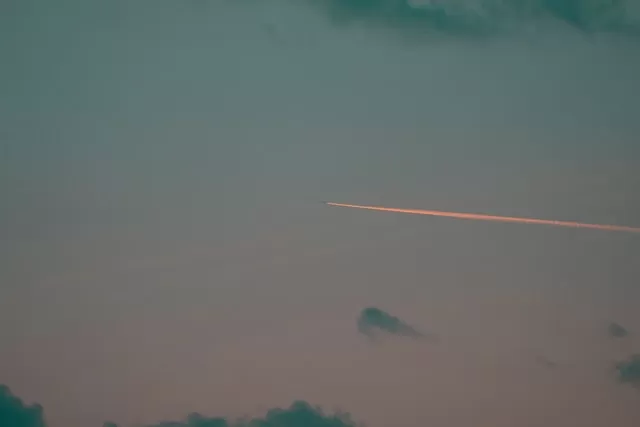 飛行機雲のスピリチュアル 願いが叶う幸運のジンクス