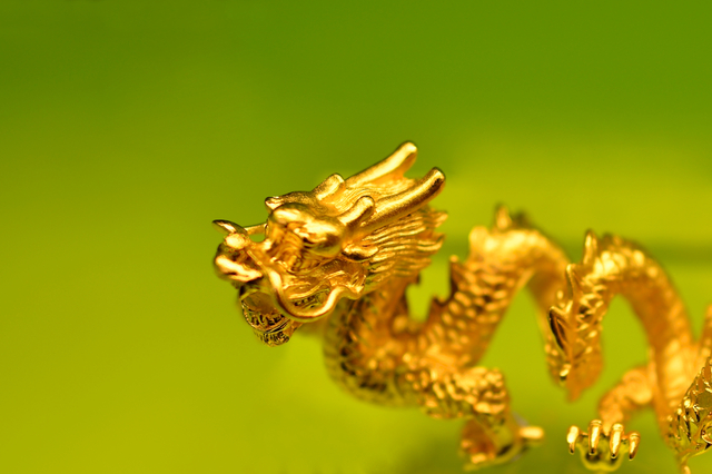 金色の龍