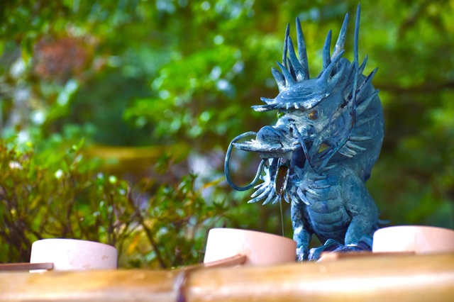 諏訪神社の手水舎