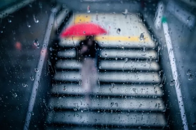 雨の日に眠気を感じる理由