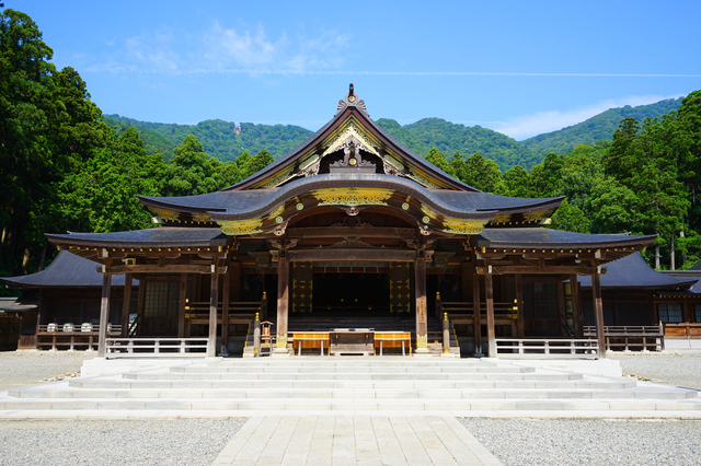 弥彦神社