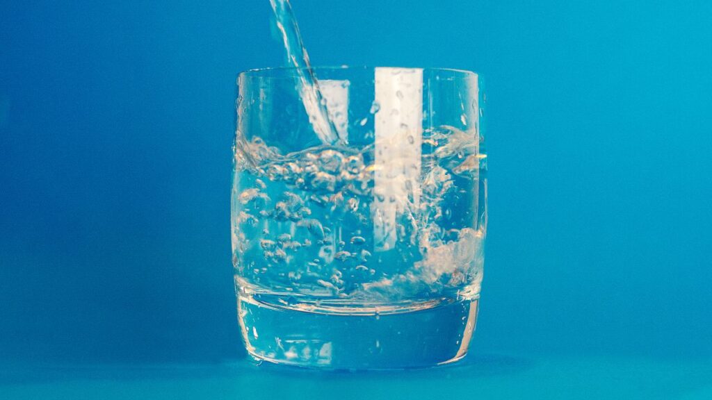 波動水のスピリチュアルな意味と効果!飲むとどうなる?