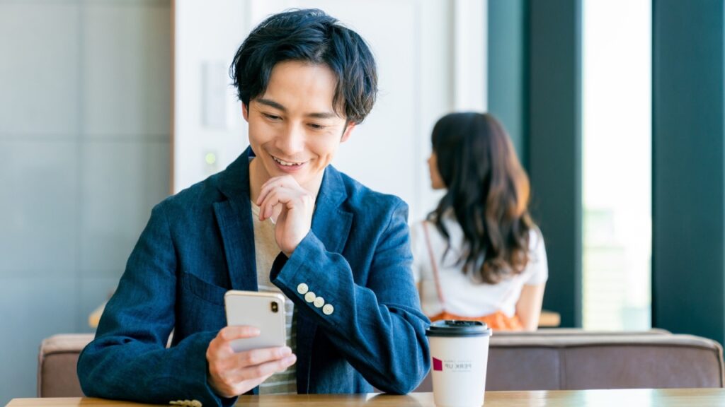 既婚男性が気になる女性にとる態度|LINE編