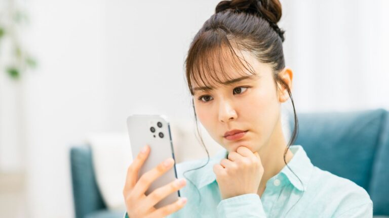 「わざわざブロック解除」の心理とは?5つの理由が明らかに