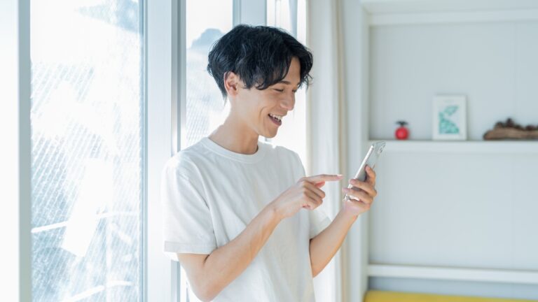 男は好きな女には連絡する？