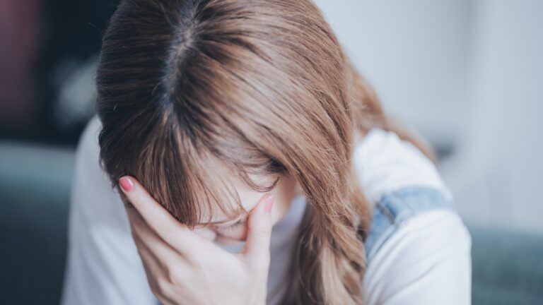 不倫が辛い…!心が壊れそうな時に試したい5つのこと