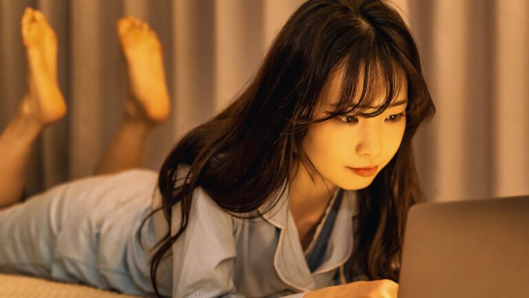 彼氏から連絡が来ないときのほっとく期間はどのくらい？彼の心理や対処法について解説！