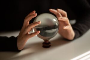 邪気がある人の特徴13選!【星空こもぴ監修】魂が疲弊する前に知るサインと対処法