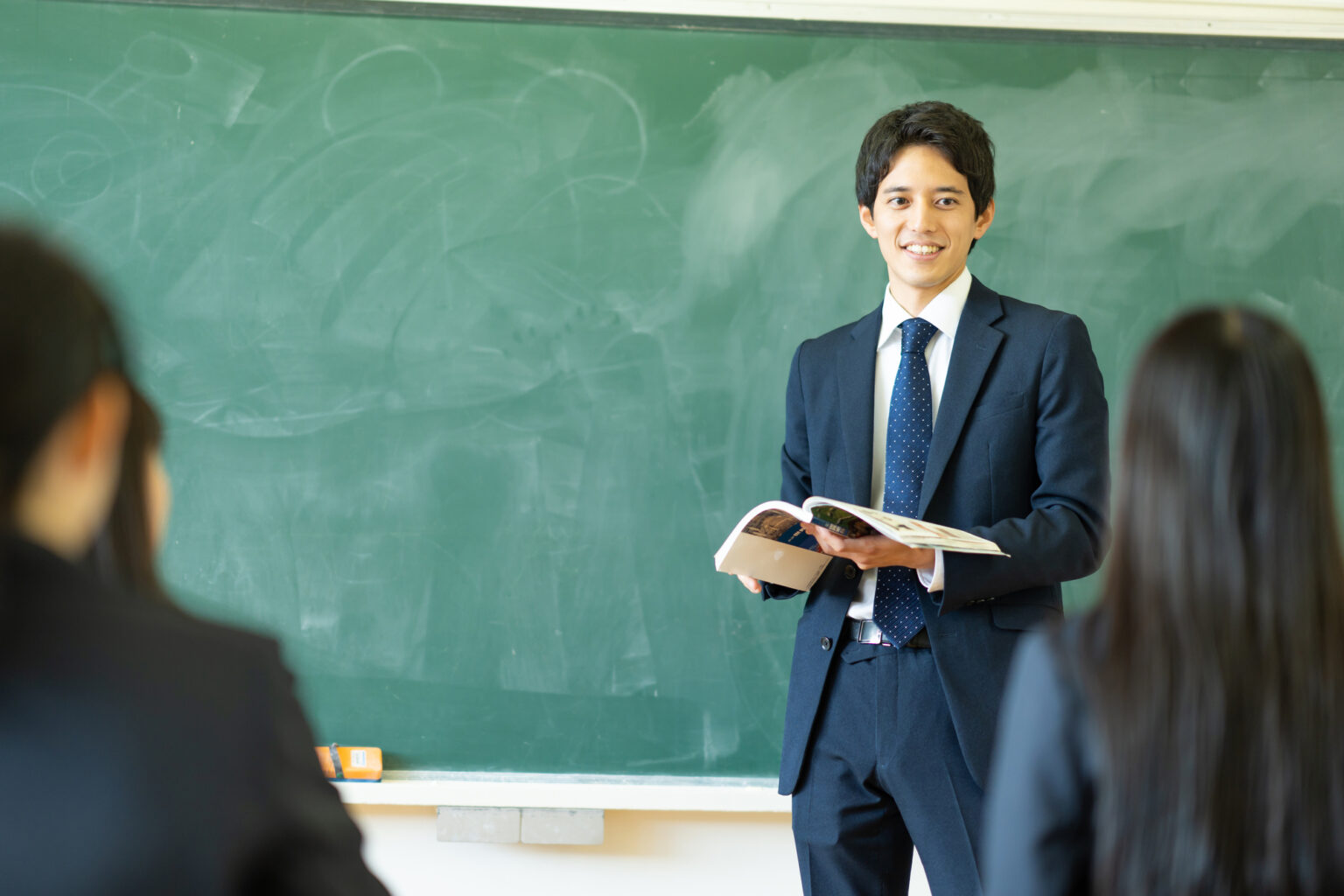 先生が好きな生徒にとる態度とは?