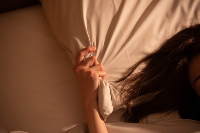 【体験談あり】ツインレイが体の関係から始まることを示すサイン!理由・確認方法も解説