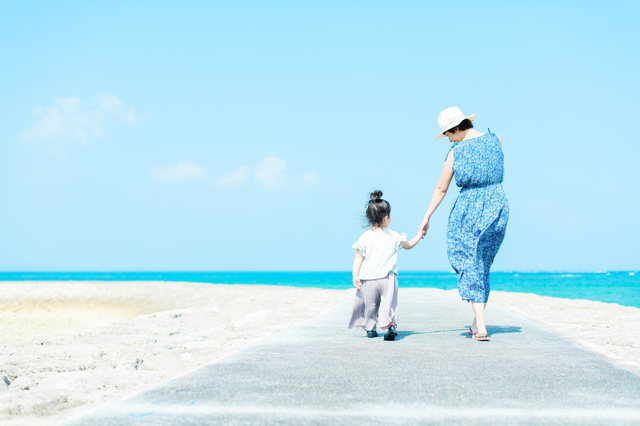 子供と海に行く