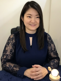 神宮寺カリナ先生