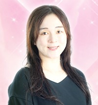 叶栄(かなえ)先生